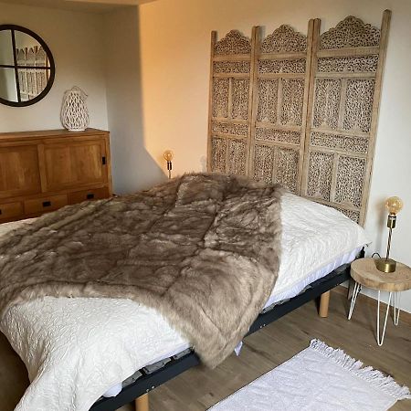Le Logis Des Chenes, Superbe Bungalow Dans Quartier Residentiel Proche De Namur Вепьон Экстерьер фото